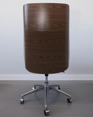 Кресло из натуральной кожи, каркас дерево арт. FX-BC06 - купить в Махачкале. Цена 34 820.52 руб.